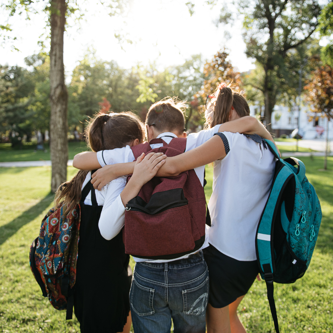 Lapset halaavat toisiaan