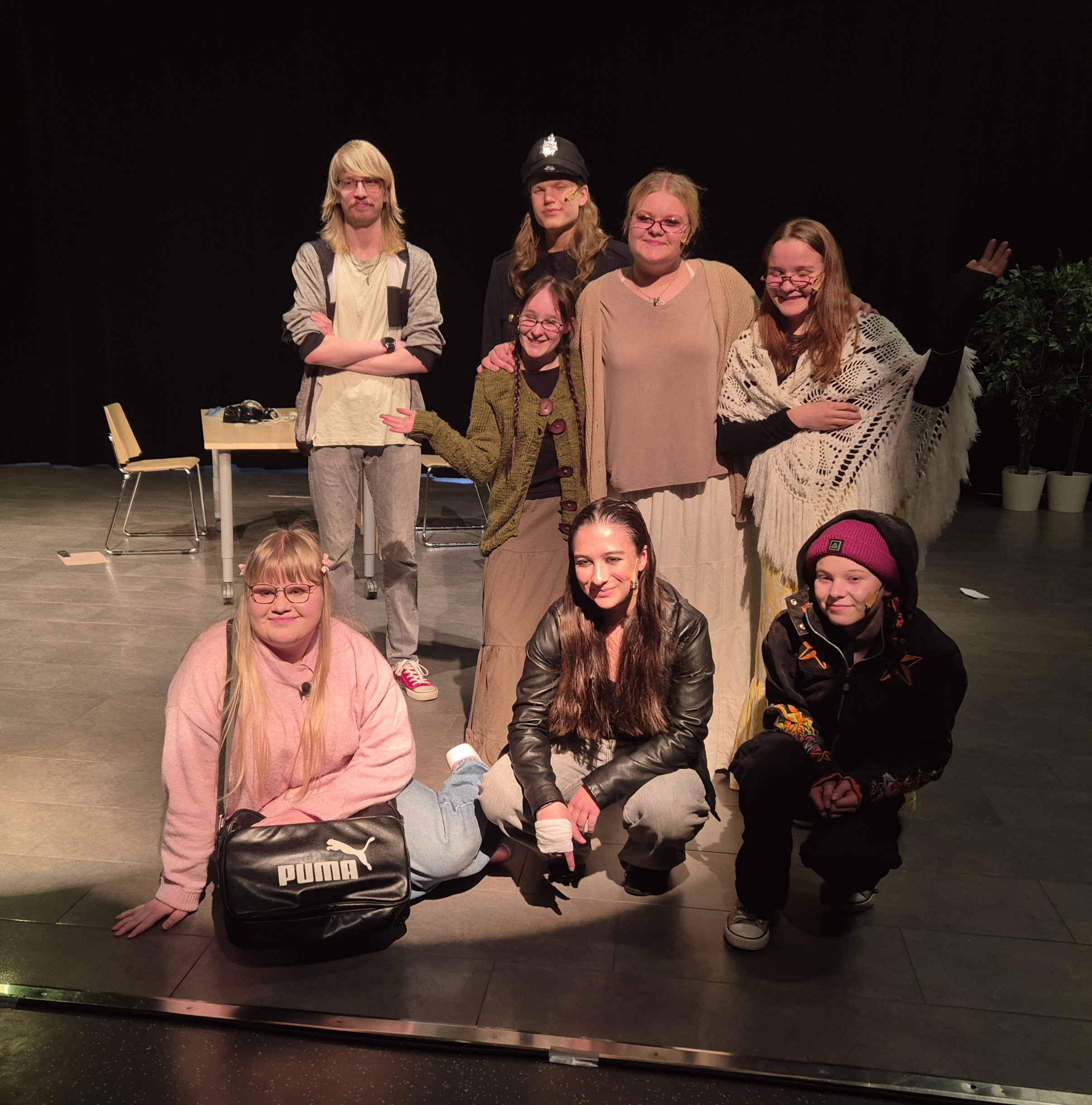 Nuorten teatteriesitys Hylkiöt.