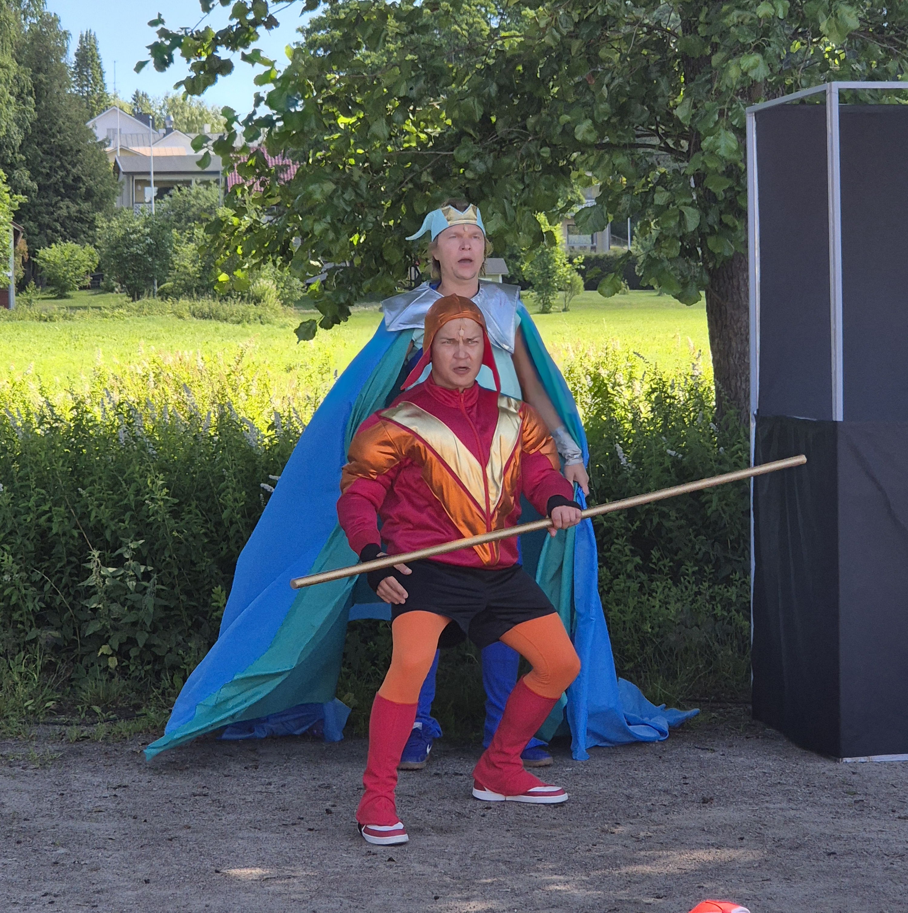 Teatteri Rollon esitys Melkein supersankarit.