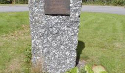 Pioneeripataljoonan muistomerkki.