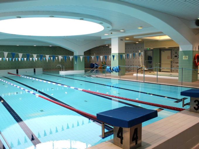 Uimahallin allasalue.