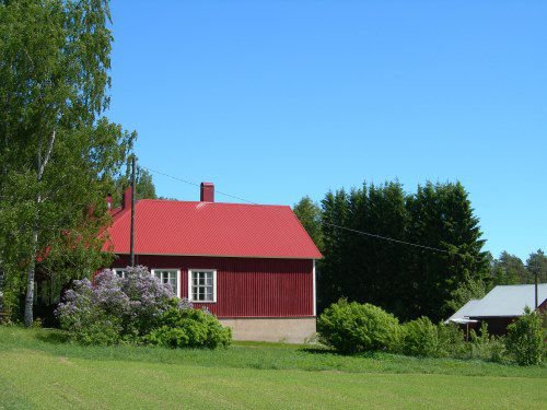 Kuvassa Hyrkkälän maja.
