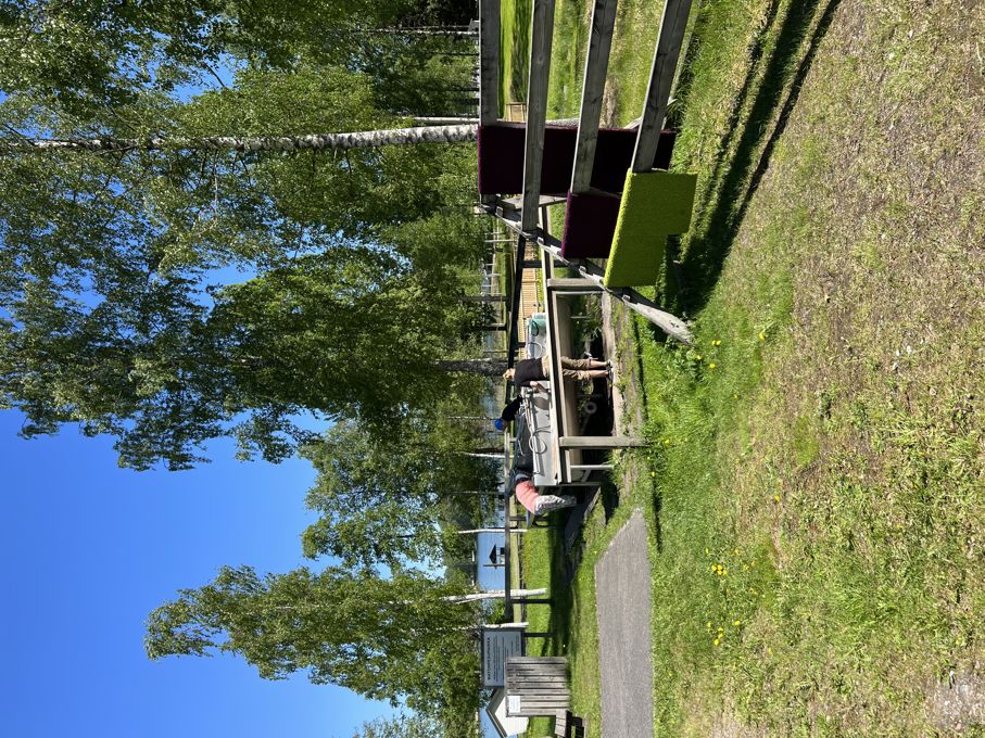 Kuvassa Savitaipaleen matonpesupaikka Olkkolan uimarannan parkkipaikan vieressä.